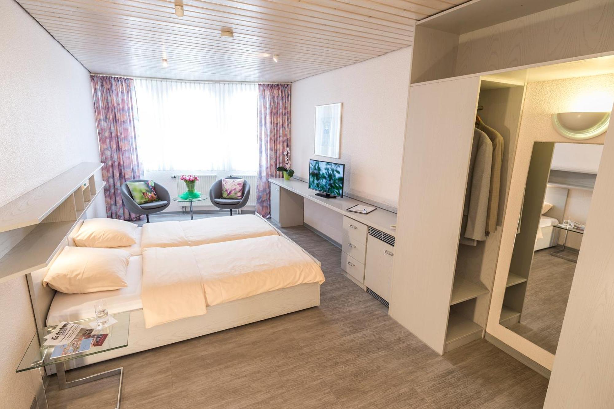 Hotel Cronberger Hof 拉登堡 外观 照片