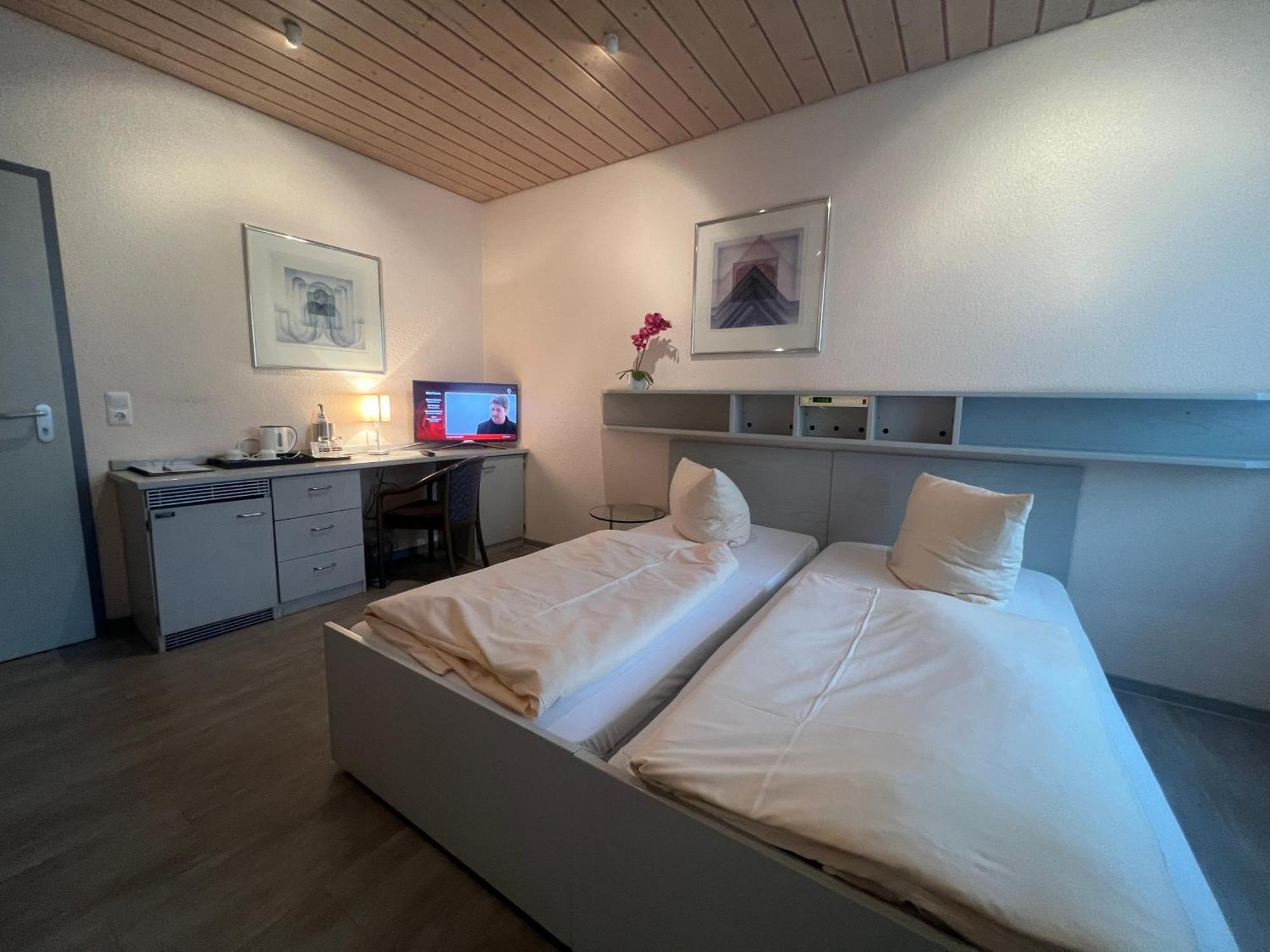 Hotel Cronberger Hof 拉登堡 外观 照片